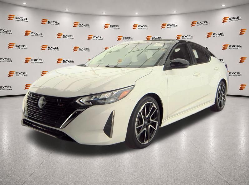 Aspen White Tricoat/Super Black 2024 Nissan Sentra Sedan Front-Wheel Drive Continuously Variable Transmission