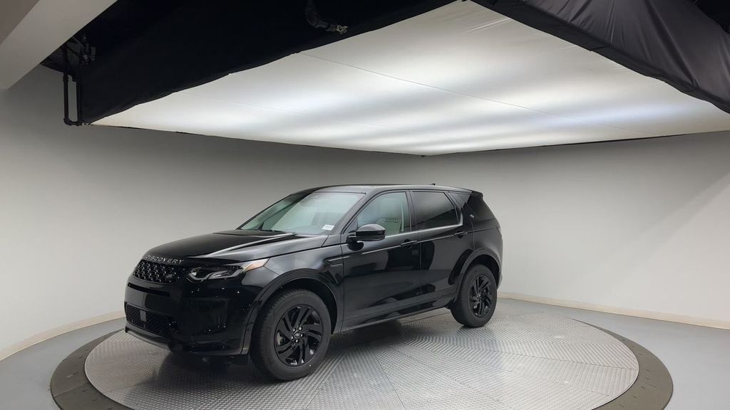 2024 Land Rover Discovery Sport S 4