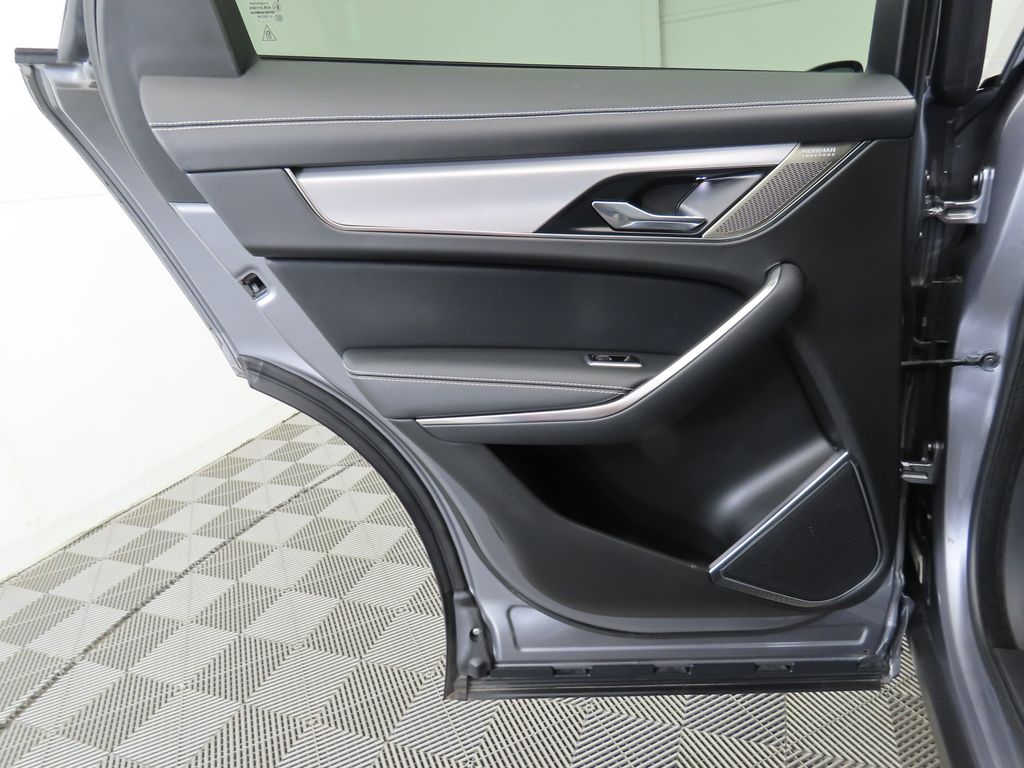 Thumbnail: 2021 Jaguar F-Pace - 24