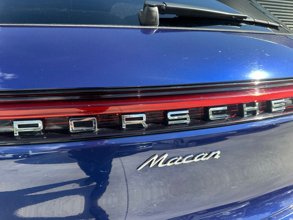 2023 Porsche Macan  12