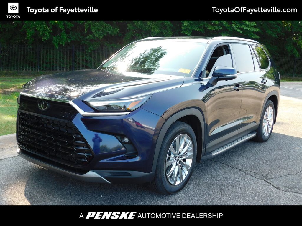 2025 Toyota Grand Highlander Platinum Hero Image