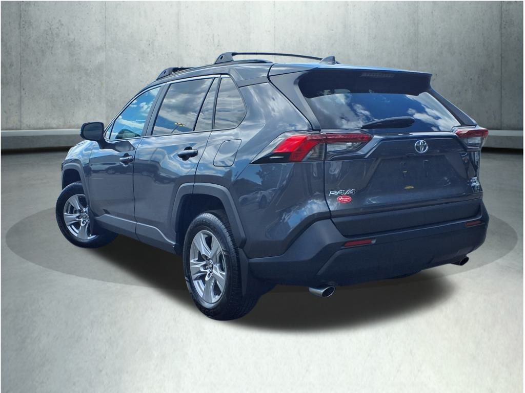 2022 Toyota RAV4 XLE photo 5