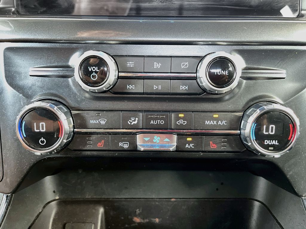 Used 2021 Gray Ford XLT image 16