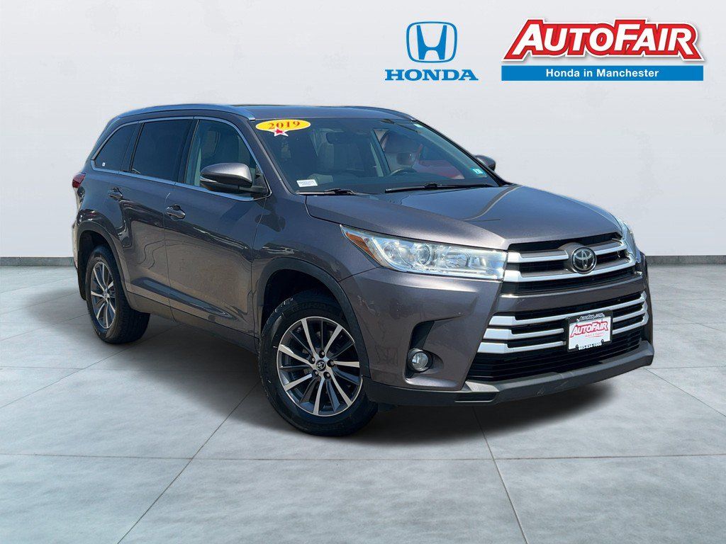 Predawn Gray Mica 2019 Toyota Highlander SUV / Crossover All-Wheel Drive 8-Speed Automatic