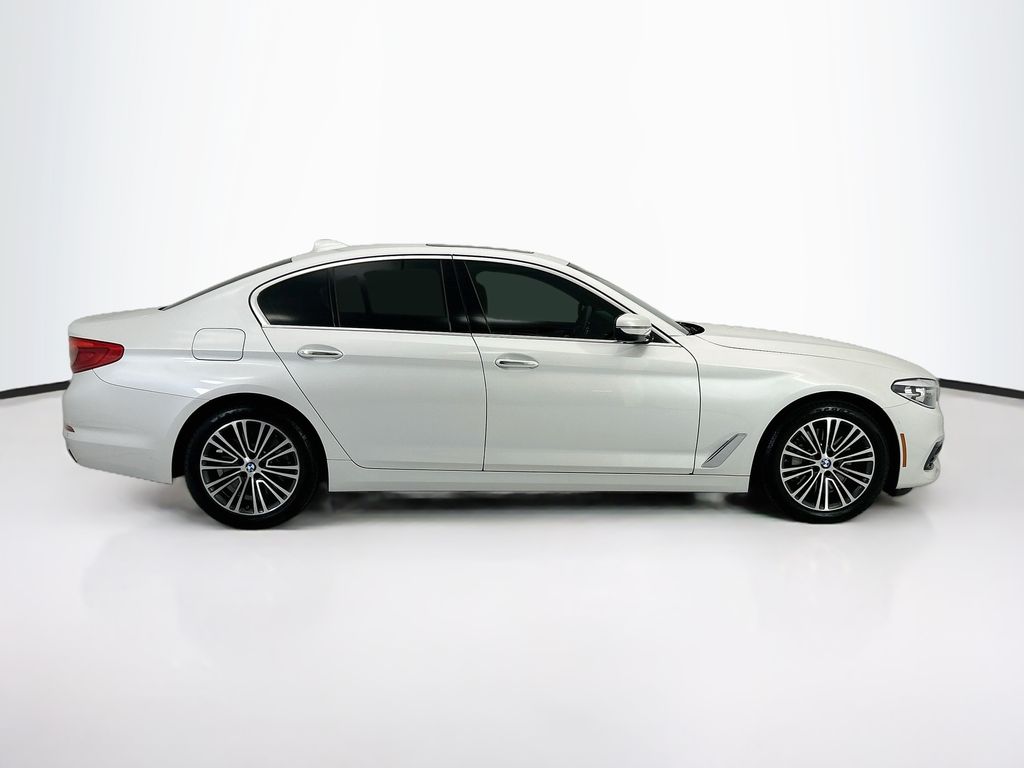 Used 2018 White BMW 540i image 4