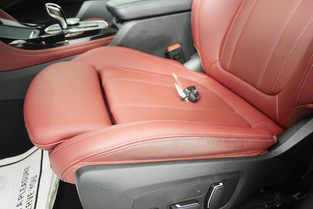 Thumbnail: 2025 BMW X4 - 9