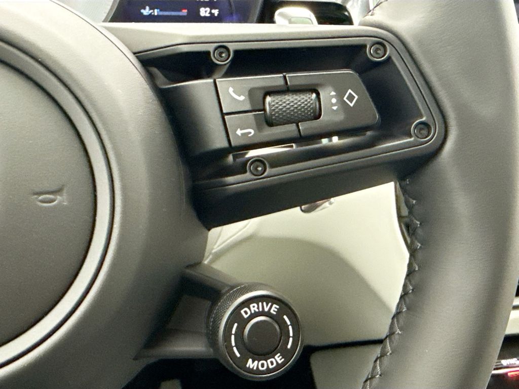 Thumbnail: 2026 Porsche Macan - 15