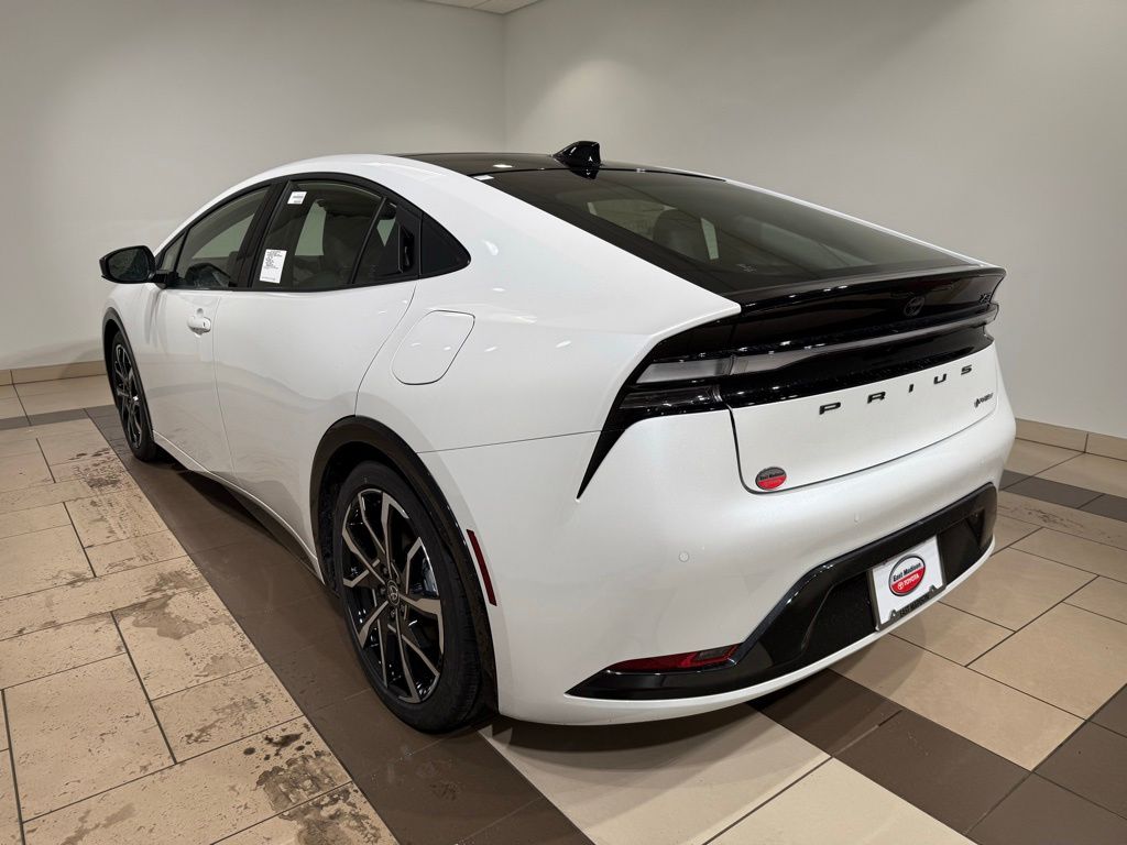 Thumbnail: 2026 Toyota Prius - 3