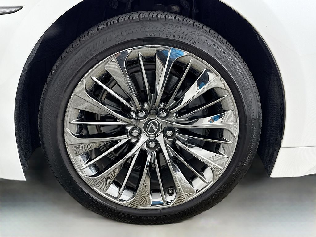 Thumbnail: 2020 Lexus LS - 32