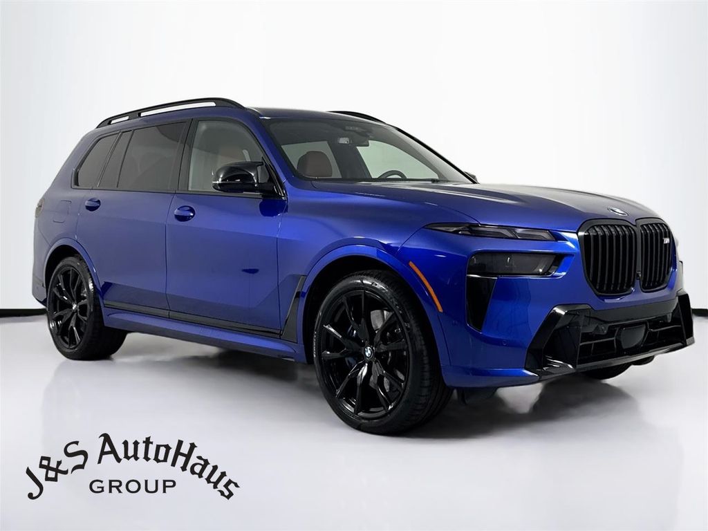 2024 BMW X7 M60i AWD