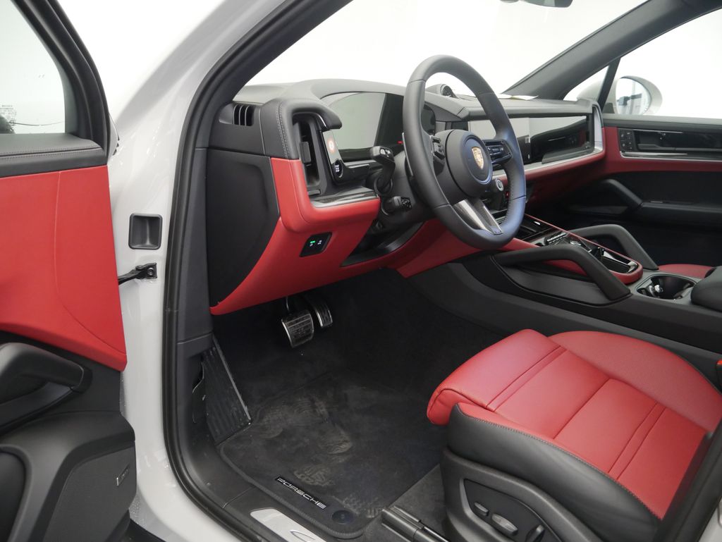 Thumbnail: 2026 Porsche Cayenne - 4