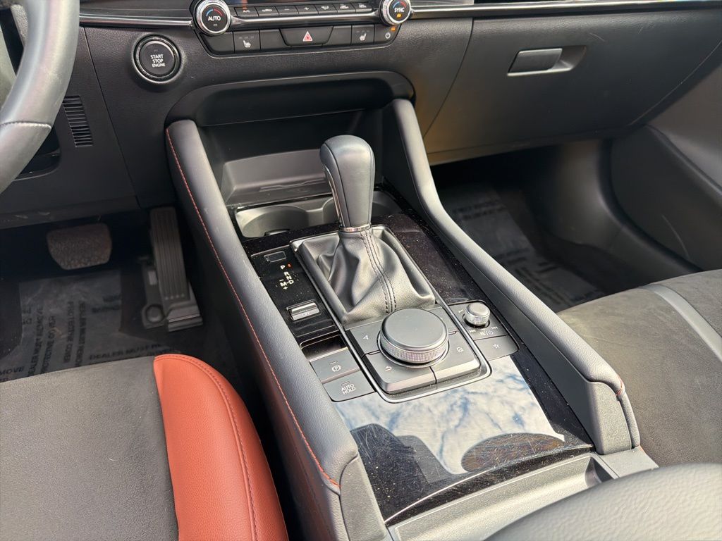 Thumbnail: 2025 Mazda Mazda3 - 17