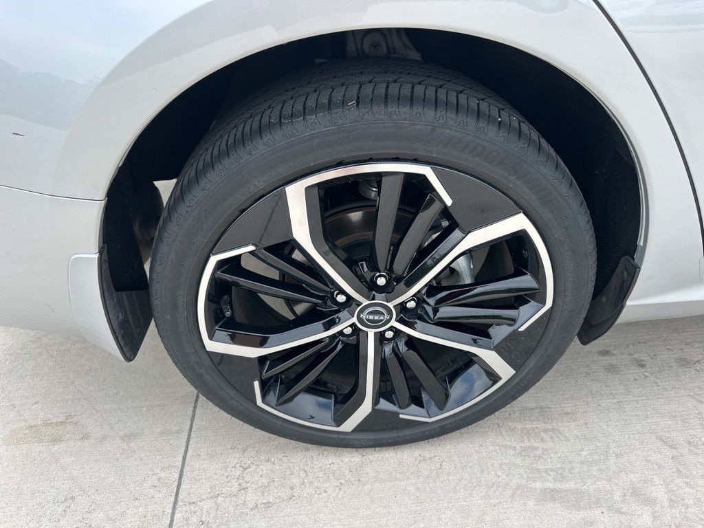 2024 Brilliant Silver Metallic Nissan Altima 2.5 SR AWD Sedan