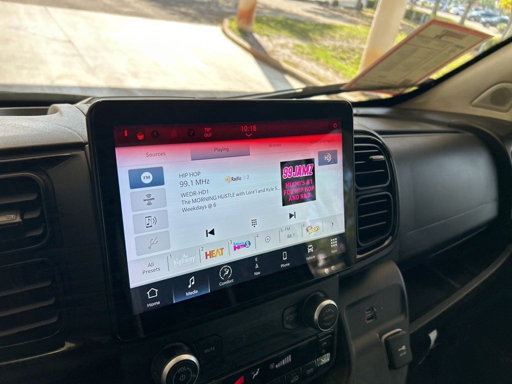 View vehicle photo 7