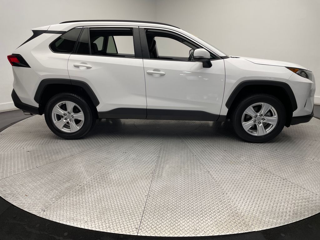 2021 Toyota RAV4 XLE 4