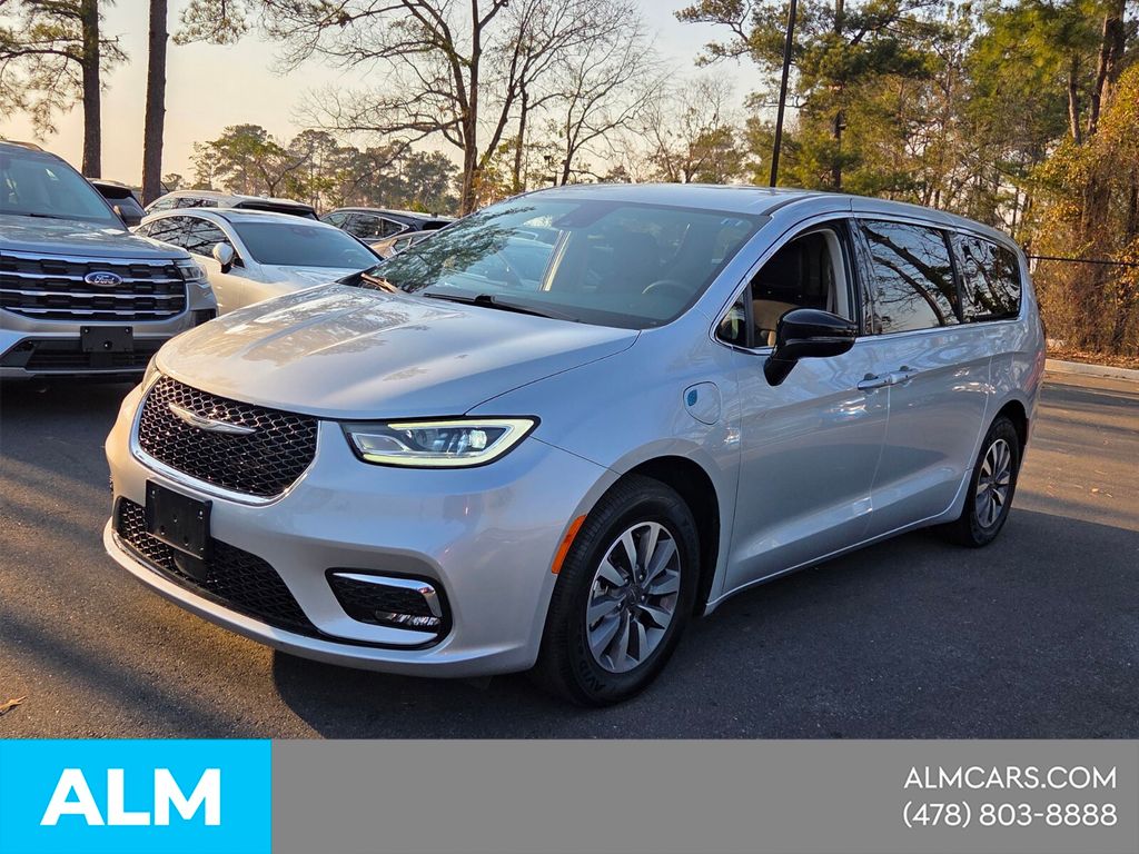 Silver Mist Clearcoat 2024 Chrysler Pacifica Hybrid Select FWD Minivan Front-Wheel Drive Continuously Variable Transmission