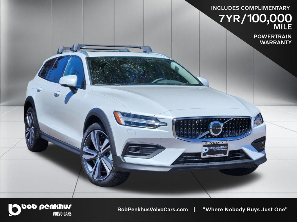 2026 Volvo V60 Cross Country B5 Plus AWD's photo