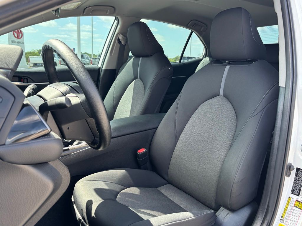 2023 Toyota Camry LE photo