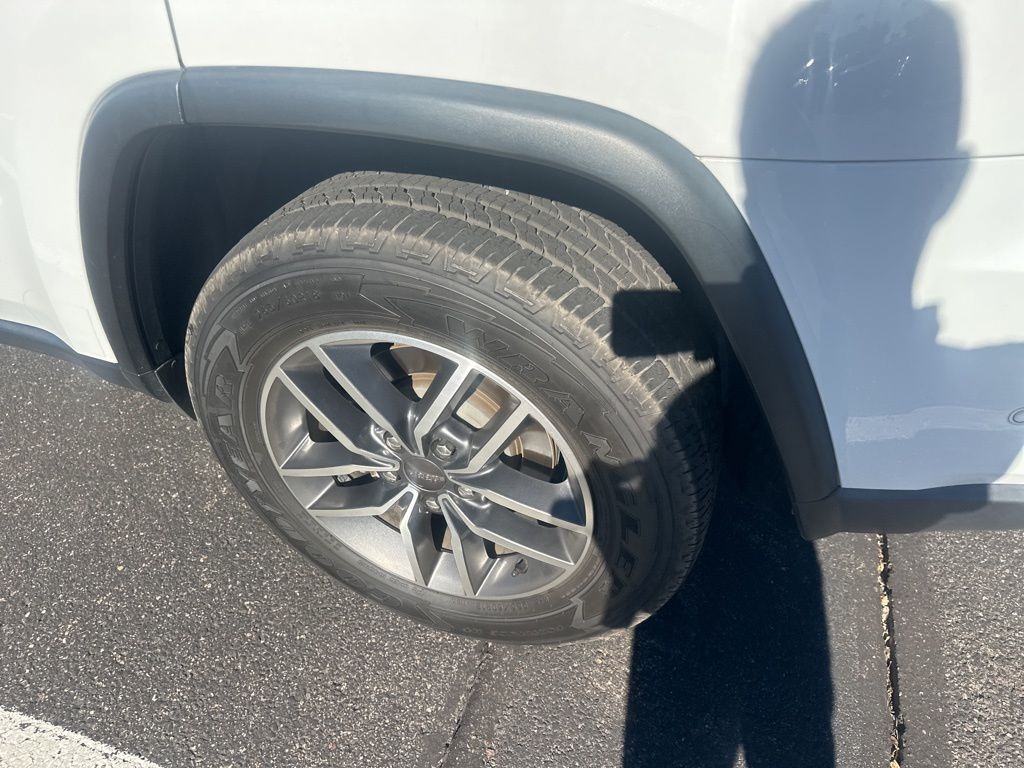 Thumbnail: 2021 Jeep Grand Cherokee - 11