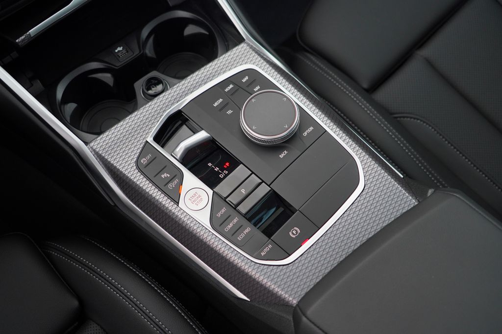 Thumbnail: 2026 BMW 3 Series - 19