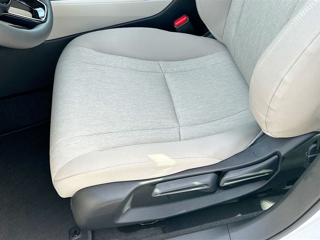 2025 Honda Accord LX 18