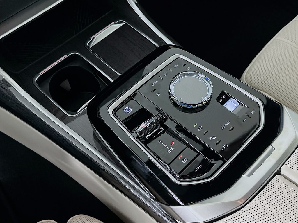 Thumbnail: 2026 BMW 7 Series - 15