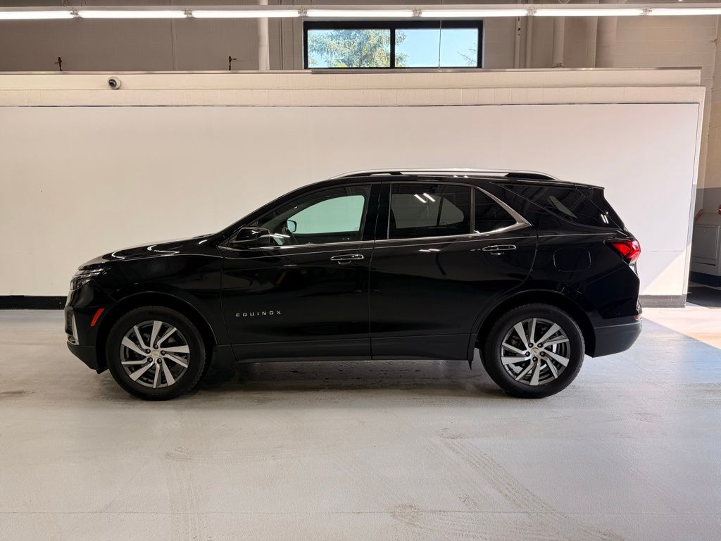 Thumbnail: 2022 Chevrolet Equinox - 2