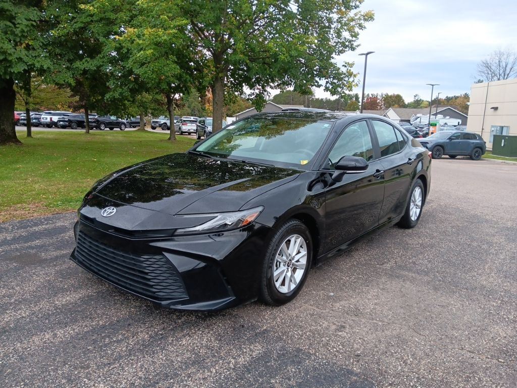 2025 Toyota Camry LE FWD