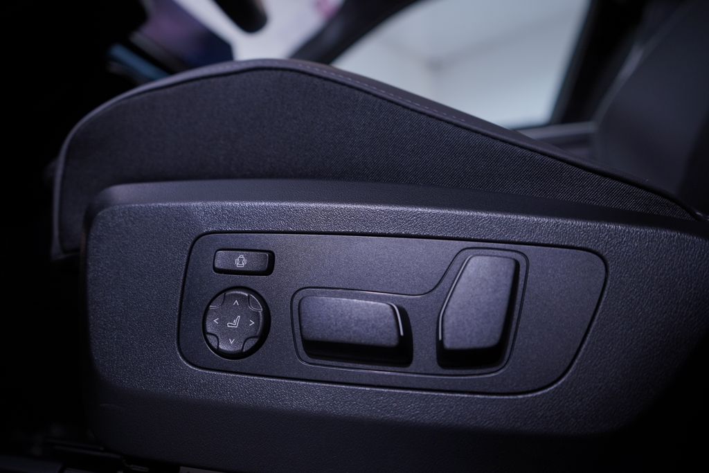 Thumbnail: 2026 BMW X3 - 12