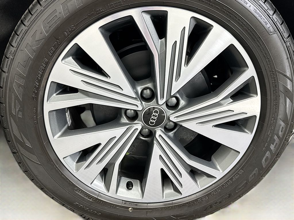 Thumbnail: 2023 Audi Q4 e-tron - 30