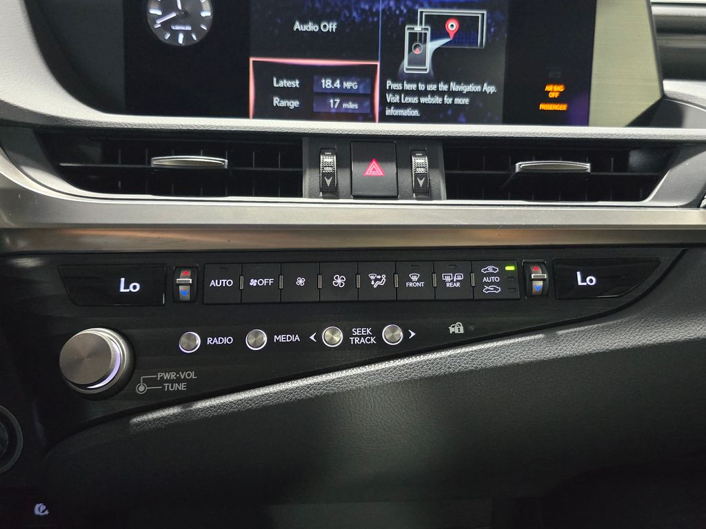 Thumbnail: 2021 Lexus ES - 23