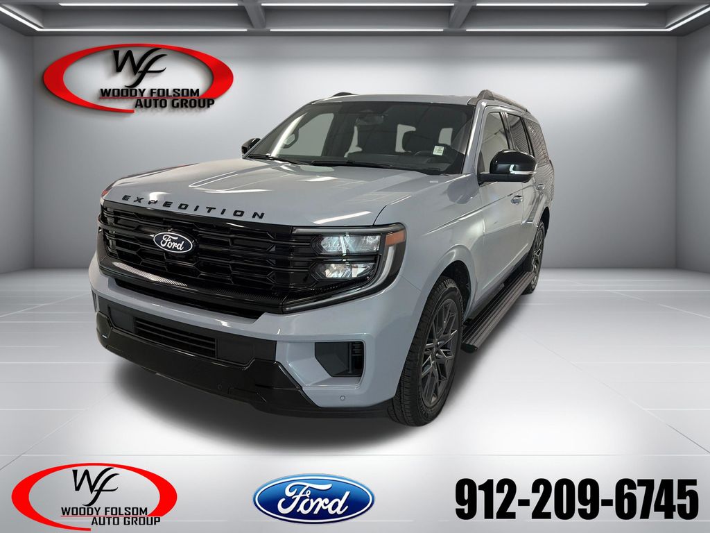 Glacier Gray Metallic Tri-Coat 2027 Ford Expedition SUV / Crossover 4X2 Automatic