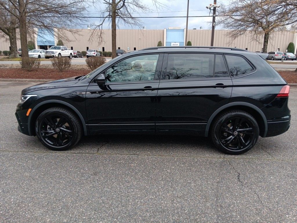 2024 Volkswagen Tiguan 2.0T SE R-Line Black 2