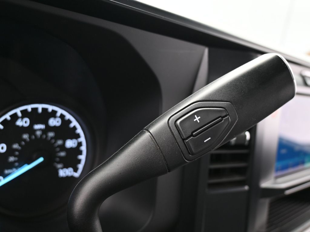 Used 2025 Oxford White Ford XLT image 29