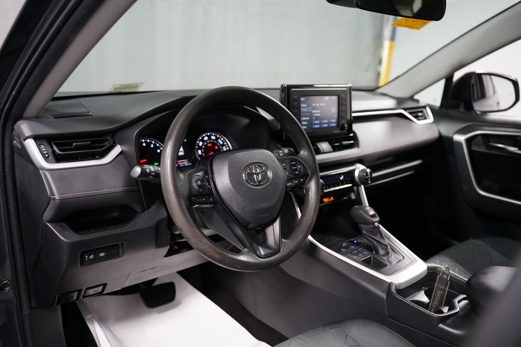 2021 Toyota RAV4 XLE 11