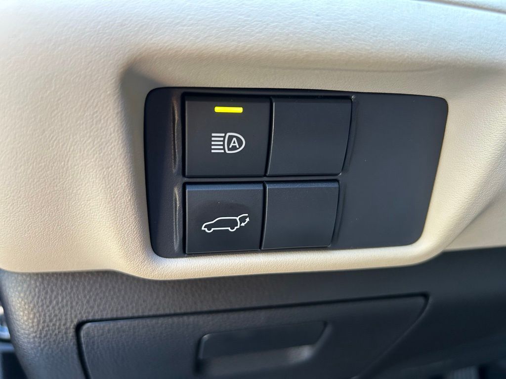 Thumbnail: 2024 Toyota Highlander - 18