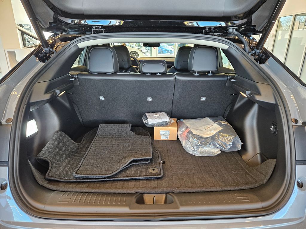 2026 Nissan Leaf PLATINUM+