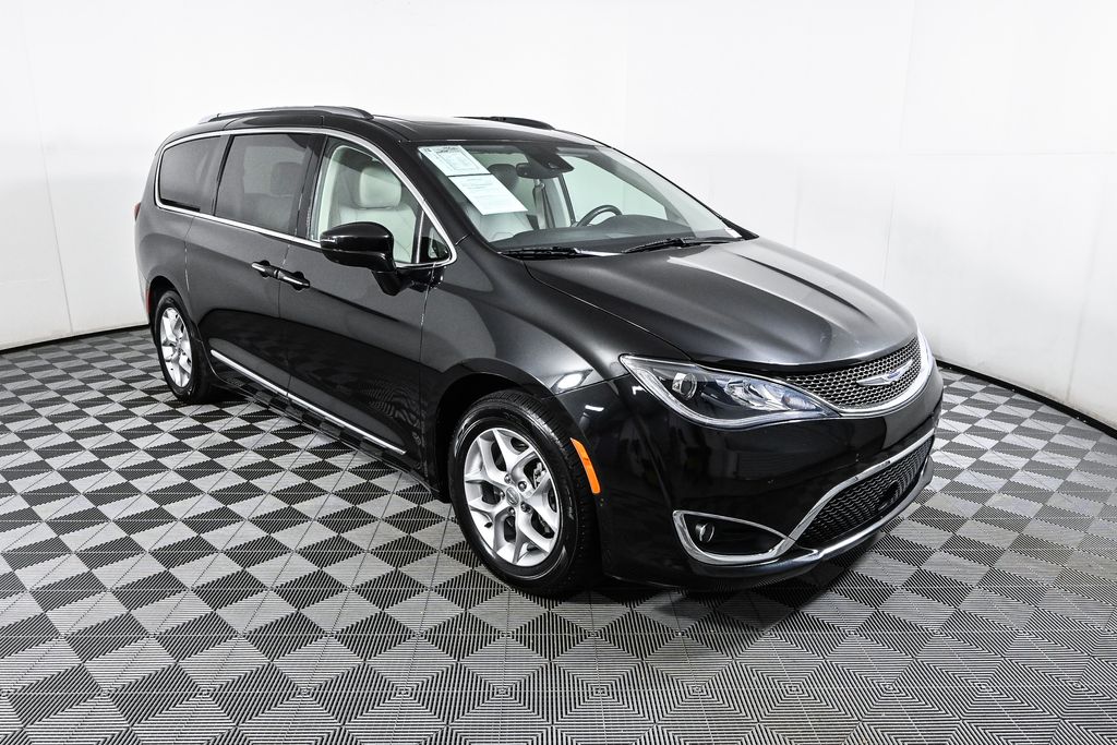 2018 Chrysler Pacifica Touring L Plus 1