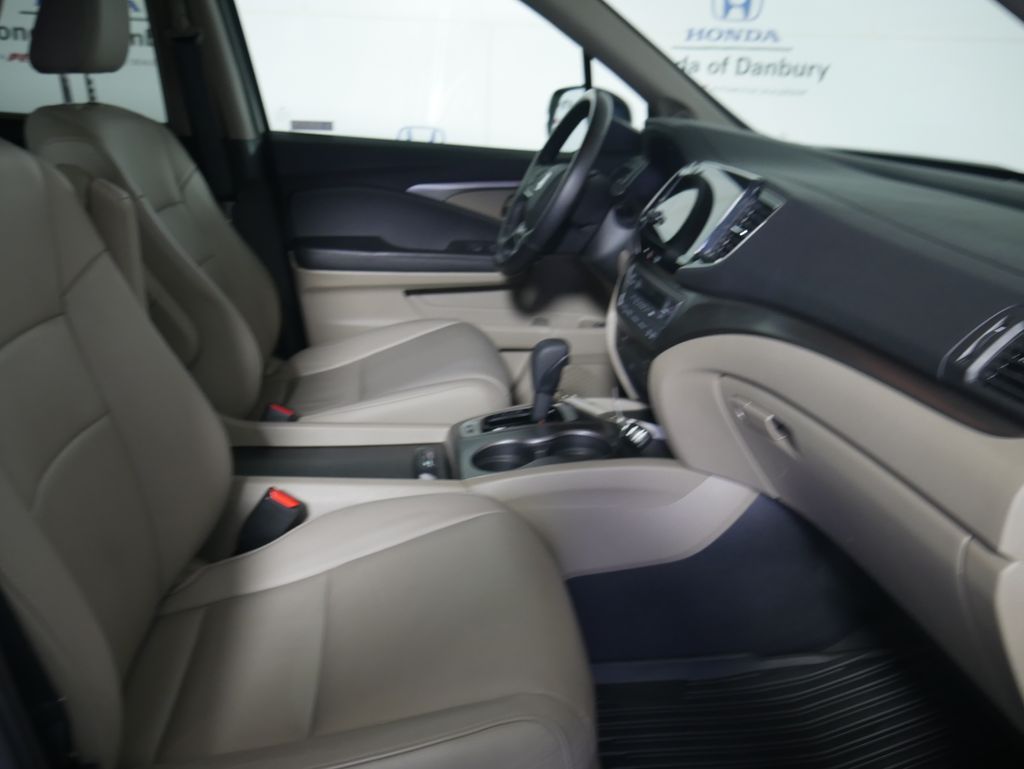 Thumbnail: 2019 Honda Pilot - 6