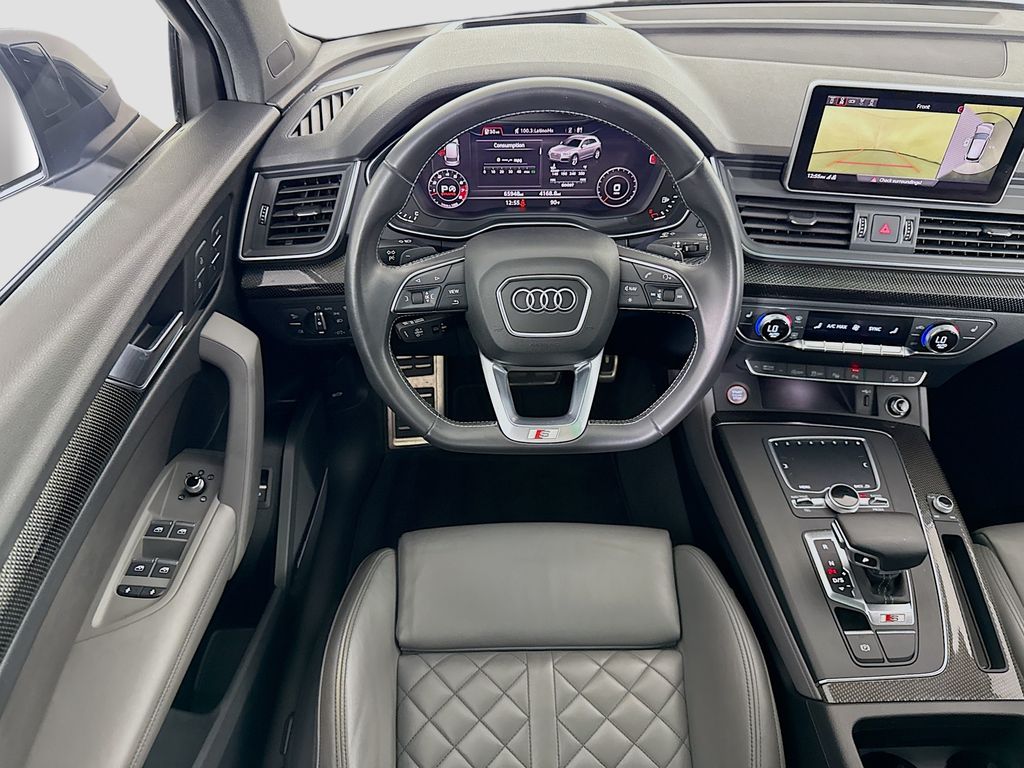 Thumbnail: 2020 Audi SQ5 - 10