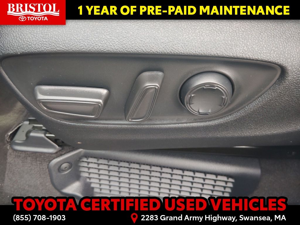 Used 2025 Toyota Sienna Van