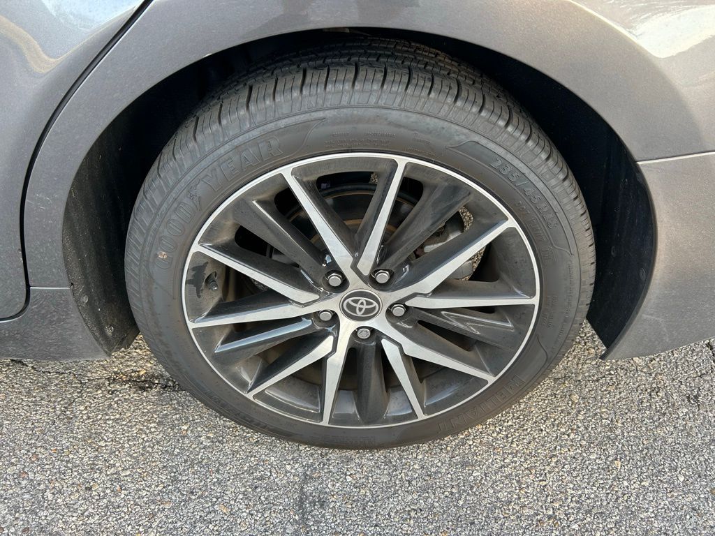 Thumbnail: 2023 Toyota Camry - 9