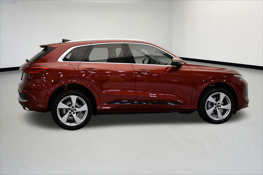 Thumbnail: 2025 Audi Q5 - 6