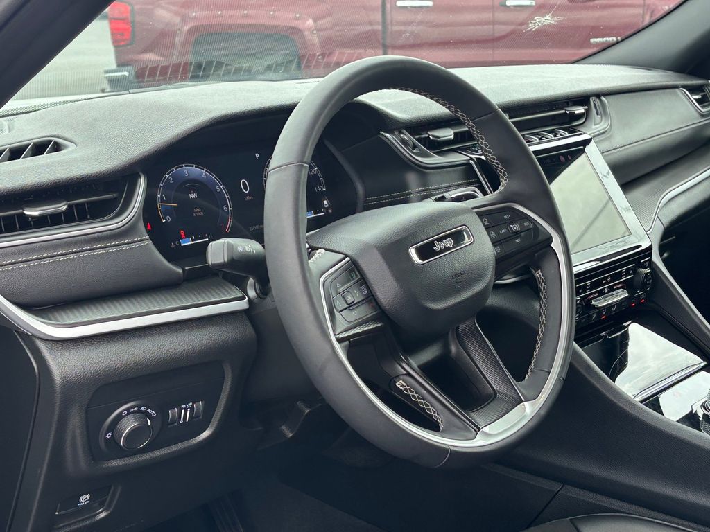 Used Car 2025 Jeep Grand Cherokee  Altitude For Sale Under $40,000 In Austin, Texas