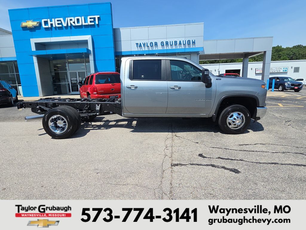 Sterling Gray Metallic 2026 Chevrolet Silverado 3500HD Pickup Truck Four-Wheel Drive Automatic