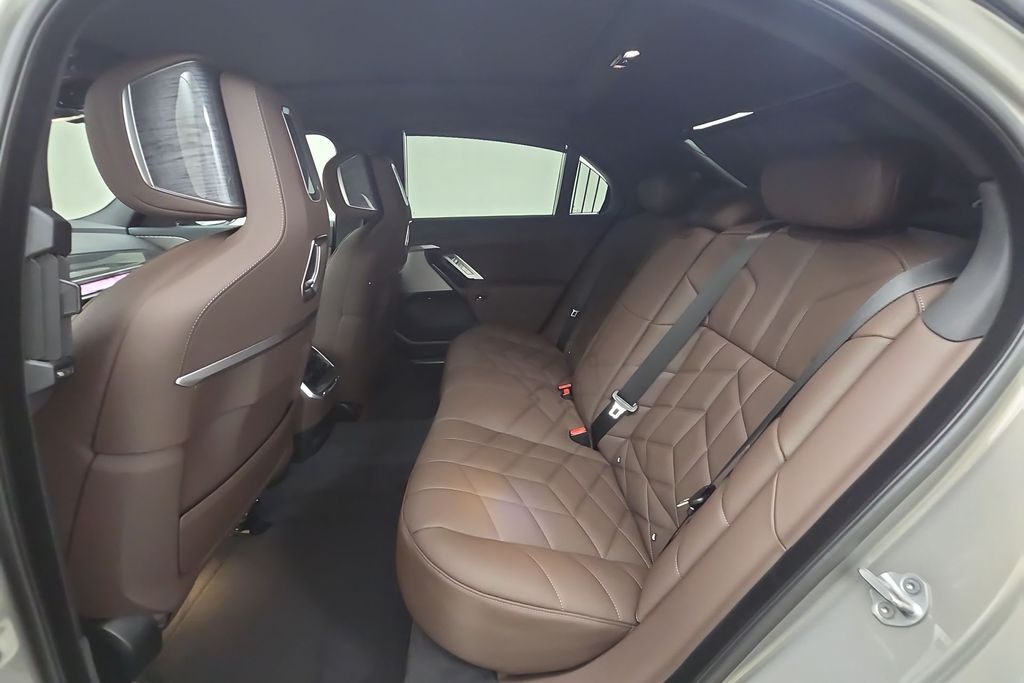 2026 Bmw 750e 750e xDrive photo 21