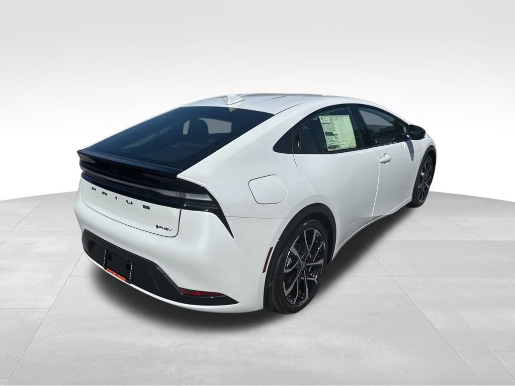 2025 Toyota Prius Plug-in Hybrid XSE photo 3