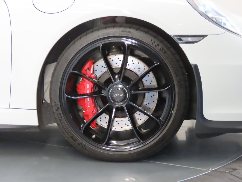 Thumbnail: 2014 Porsche 911 - 11