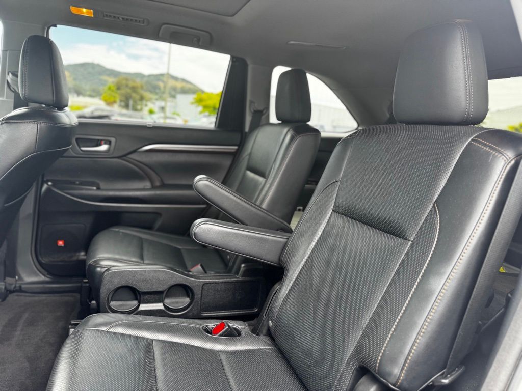 Used 2016 Toyota Highlander SUV