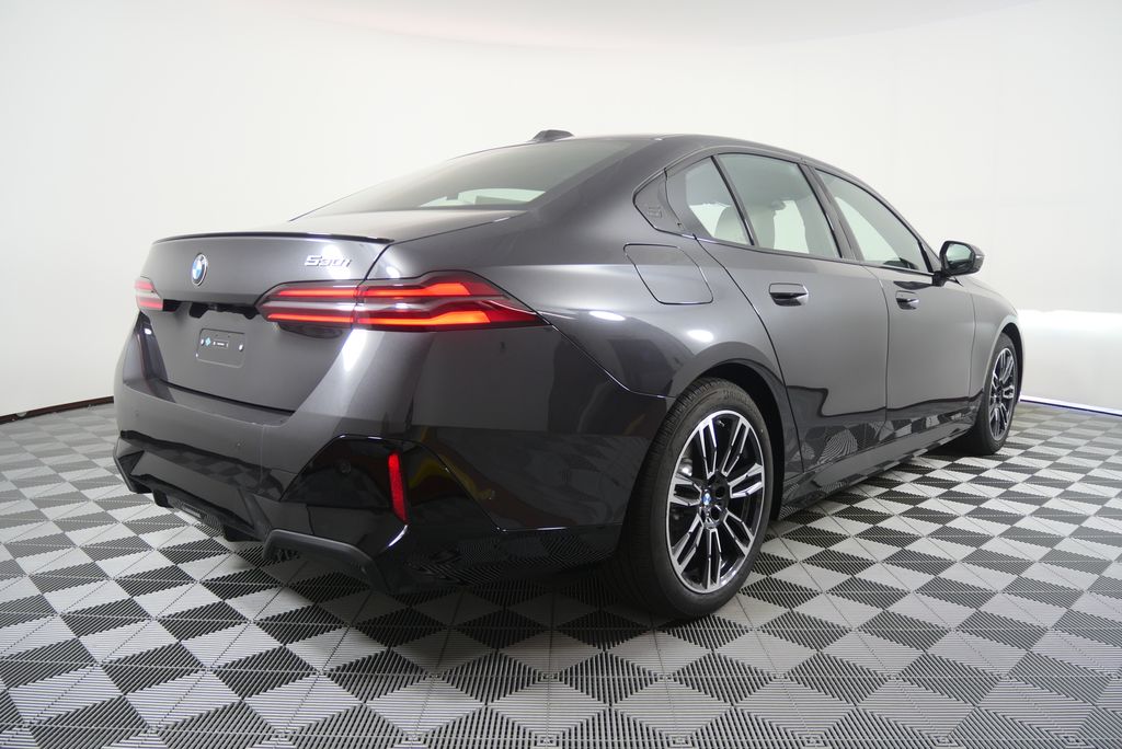 Thumbnail: 2026 BMW 5 Series - 3